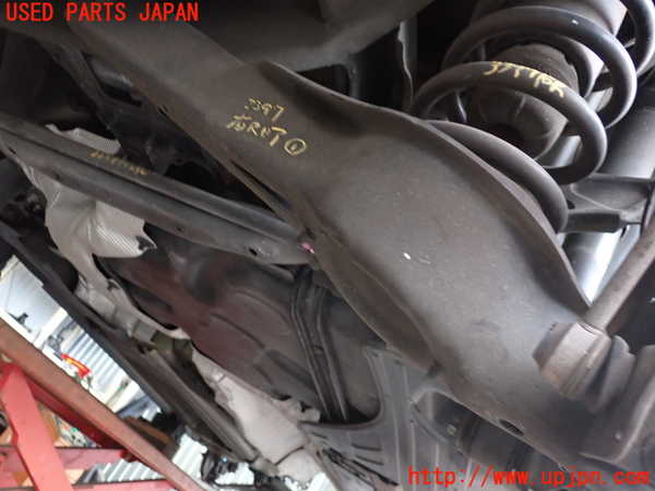 2UPJ-33975200]ボルボ・V70(BB420W)右リアロアアーム1 中古_m0001.jpg