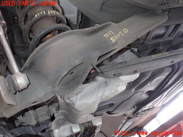 2UPJ-33975226]ボルボ・V70(BB420W)左リアロアアーム1 中古_m0001.jpg