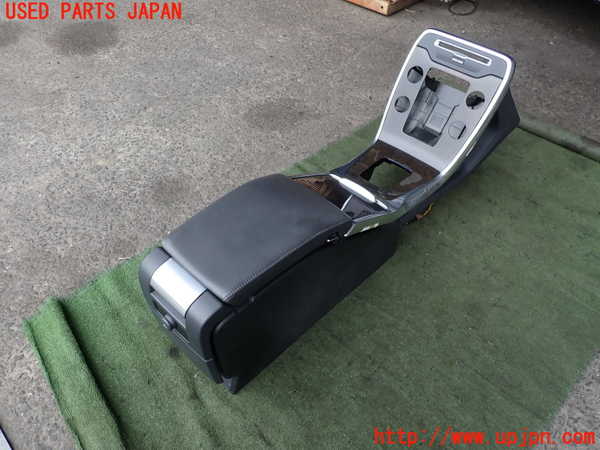 2UPJ-33977540]ボルボ・V70(BB420W)センターコンソール 中古_m0002.jpg
