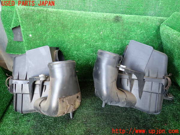 5UPJ-33982560]センチュリー(GZG50(改))エアクリーナーボックス 中古_m0002.jpg