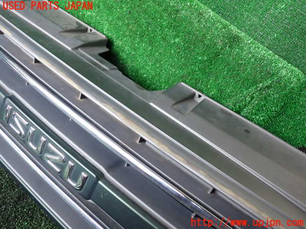 1UPJ-33991050]ビッグホーン(UBS73GW)ラジエターグリル 中古_m0002.jpg