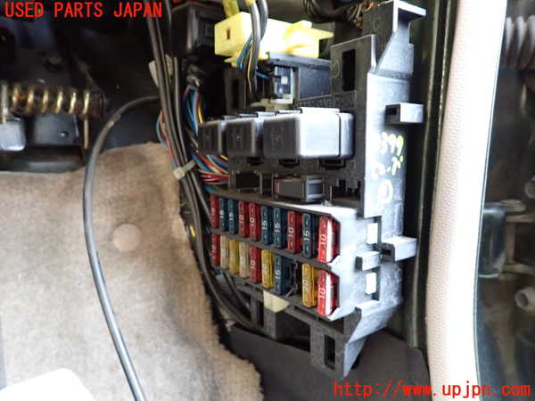 5UPJ-33996741]ビッグホーン(UBS73GW)ヒューズボックス1 中古_m0001.jpg