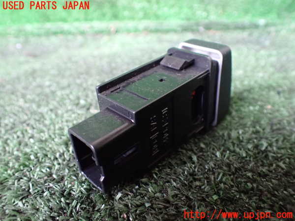5UPJ-33996300]ビッグホーン(UBS73GW)デフォッガースイッチ 中古_m0002.jpg