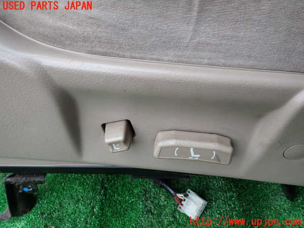 1UPJ-33997035]ビッグホーン(UBS73GW)運転席シート 中古_m0004.jpg