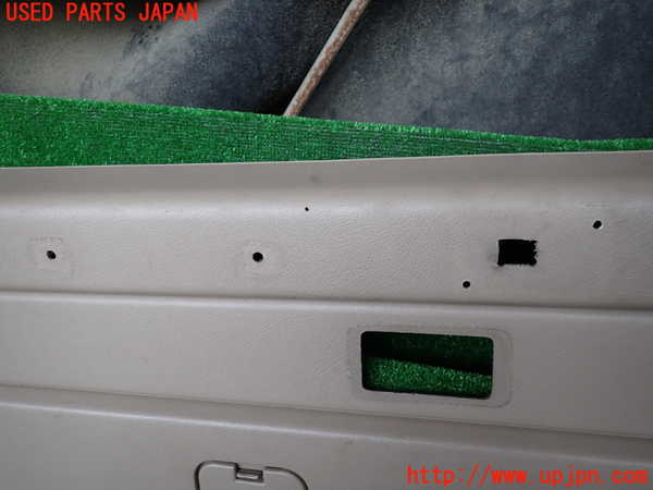 5UPJ-33991578]ビッグホーン(UBS73GW)バックドア内張り 中古_m0002.jpg