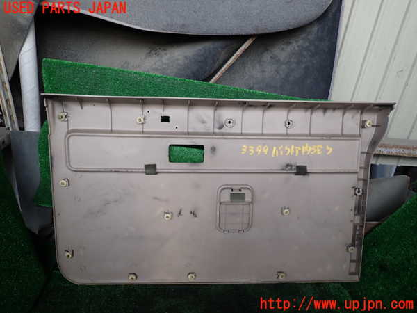 5UPJ-33991578]ビッグホーン(UBS73GW)バックドア内張り 中古_m0004.jpg
