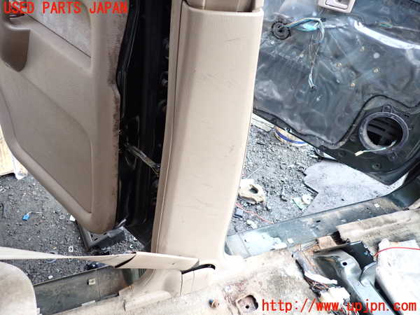 1UPJ-33997670]ビッグホーン(UBS73GW)左センターピラートリム 中古_m0001.jpg