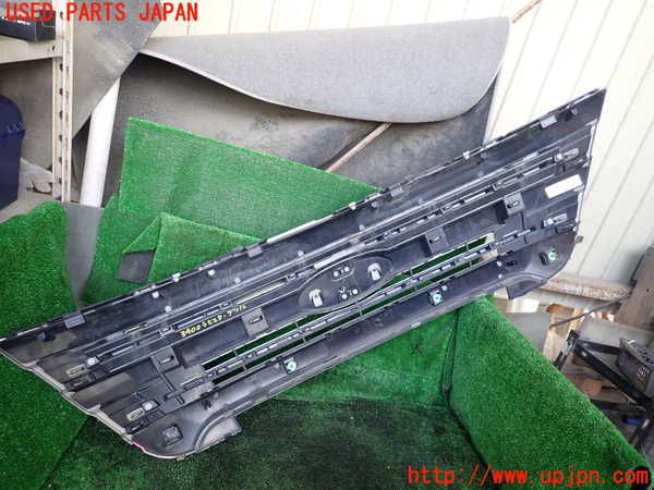 1UPJ-34001050]エクスプローラー(1FMHK9)ラジエターグリル 中古_m0003.jpg