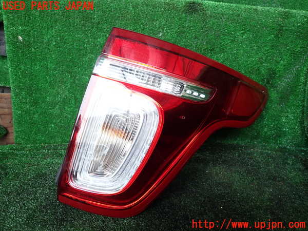 1UPJ-34001530]エクスプローラー(1FMHK9)右テールランプ 中古_m0001.jpg