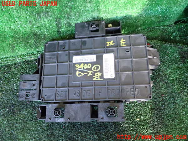 1UPJ-34006741]エクスプローラー(1FMHK9)ヒューズボックス1 中古_m0001.jpg