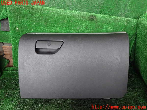 1UPJ-34007516]エクスプローラー(1FMHK9)グローブボックス1 中古_m0001.jpg