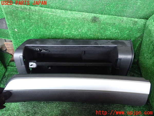1UPJ-34007516]エクスプローラー(1FMHK9)グローブボックス1 中古_m0002.jpg