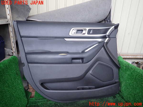 1UPJ-34001264]エクスプローラー(1FMHK9)左前ドア内張り 中古_m0001.jpg