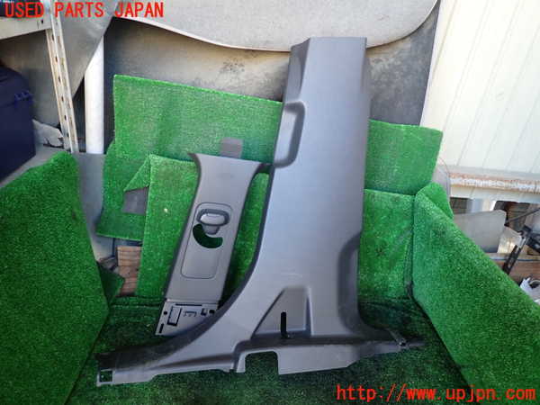 1UPJ-34007665]エクスプローラー(1FMHK9)右センターピラートリム 中古_m0001.jpg