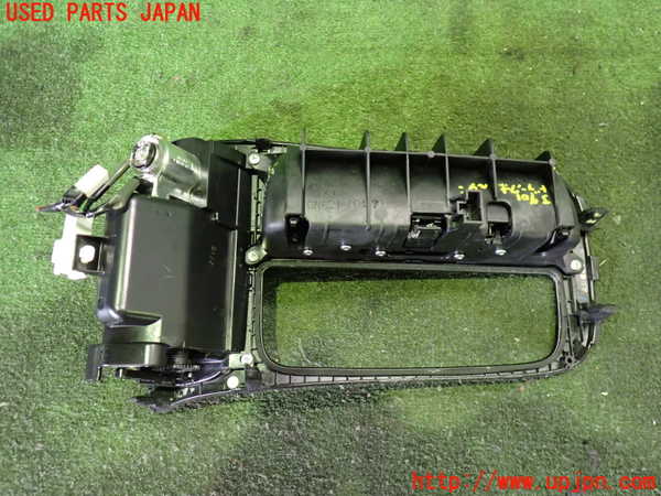 2UPJ-34017810]レクサス・SC430(UZZ40)ドリンクホルダー 中古 ソアラ_m0003.jpg