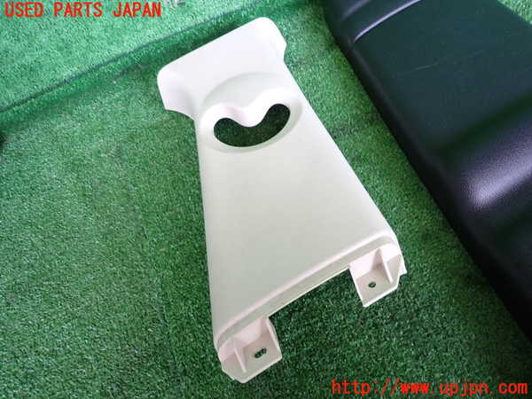 2UPJ-34037665]BMW ミニ(MINI)クーパーD クロスオーバー(XD20F)右センターピラートリム 中古 (R60)_m0002.jpg