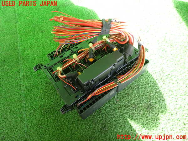 2UPJ-34046741]BMW 218d アクティブツアラー(2C20)(F45)ヒューズボックス1 中古_m0003.jpg