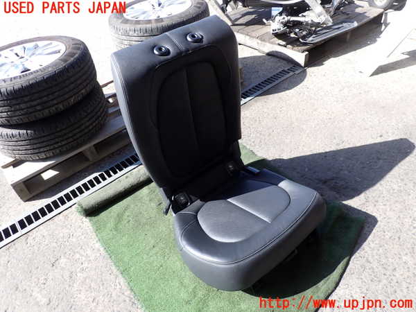 2UPJ-34047405]BMW 218d アクティブツアラー(2C20)(F45)右リアシート 中古_m0001.jpg
