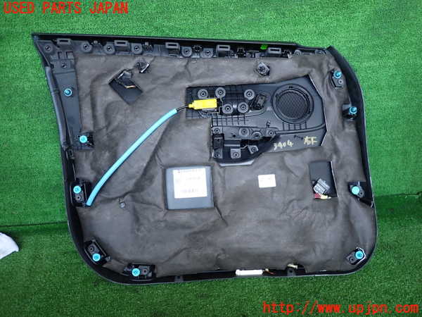 2UPJ-34041234]BMW 218d アクティブツアラー(2C20)(F45)右前ドア内張り 中古_m0003.jpg