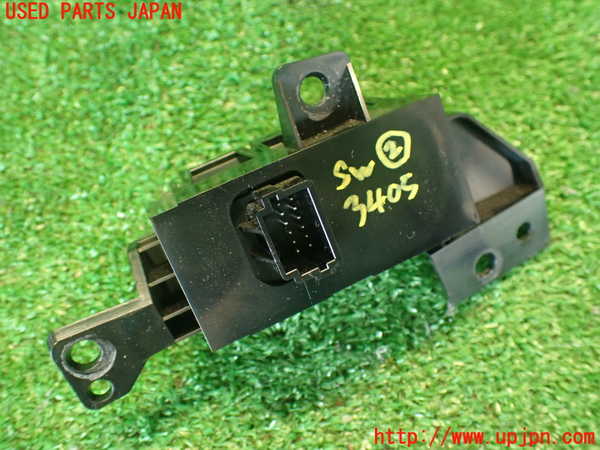 2UPJ-34056307]スカイライン(ZV37)スイッチ2 (AUTO OFF) 中古_m0003.jpg