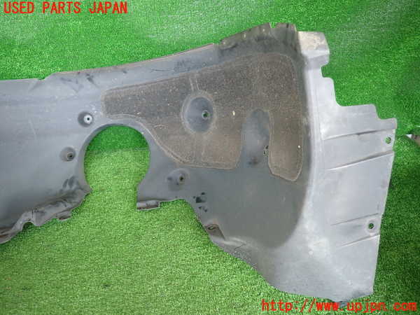 2UPJ-34061092]BMW 218d グランツアラー(2E20)(F46)左前フェンダーライナー 中古_m0005.jpg