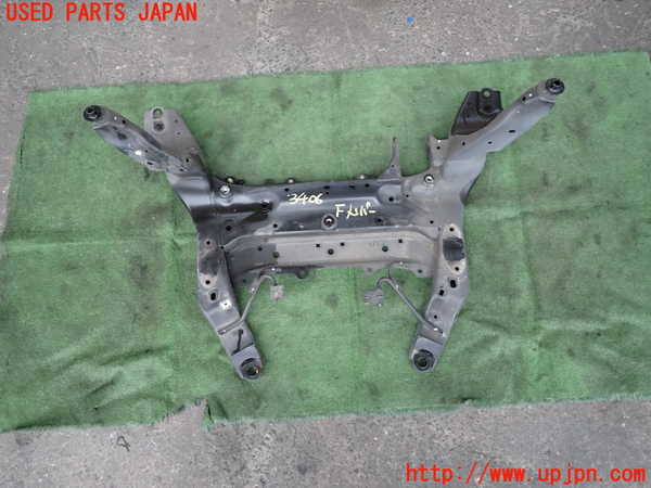 2UPJ-34065285]BMW 218d グランツアラー(2E20)(F46)フロントメンバー 中古_m0001.jpg