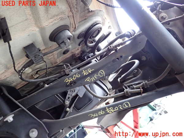 2UPJ-34065146]BMW 218d グランツアラー(2E20)(F46)右リアアッパーアーム1 中古_m0001.jpg