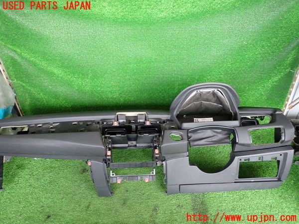 2UPJ-34067505]BMW 218d グランツアラー(2E20)(F46)ダッシュボード 中古_m0001.jpg