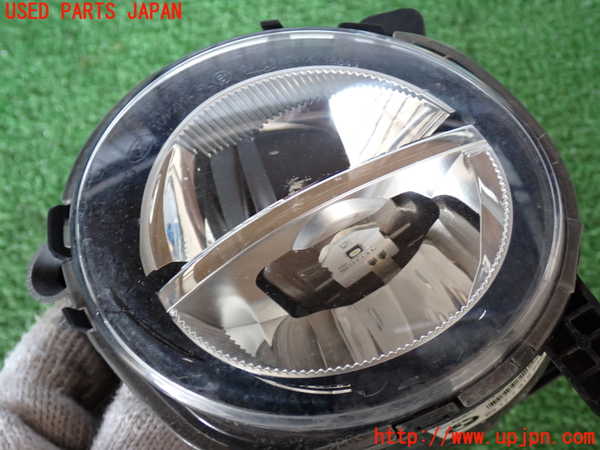 2UPJ-34081182]BMW 320d(8C20)(F30)左フォグ 中古_m0002.jpg
