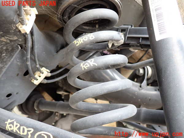 2UPJ-34085100]BMW 320d(8C20)(F30)右リアスプリング 中古_m0001.jpg