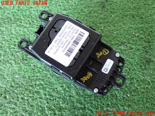 2UPJ-34086306]BMW 320d(8C20)(F30)スイッチ1 (オーディオ操作) 中古_m0002.jpg