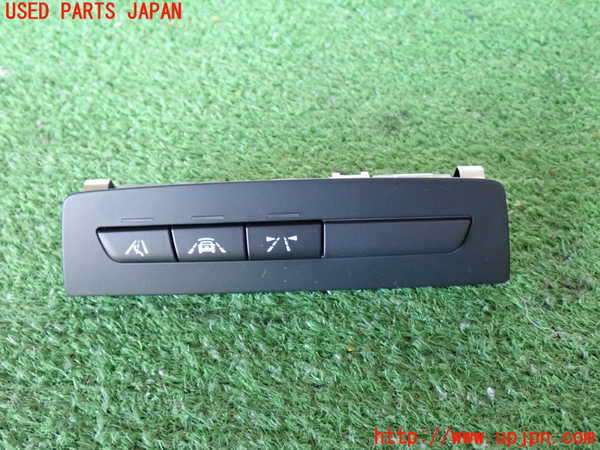 2UPJ-34086307]BMW 320d(8C20)(F30)スイッチ2 (レーンアシスト) 中古_m0001.jpg