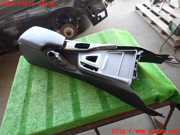 2UPJ-34087540]BMW 320d(8C20)(F30)センターコンソール 中古_m0001.jpg