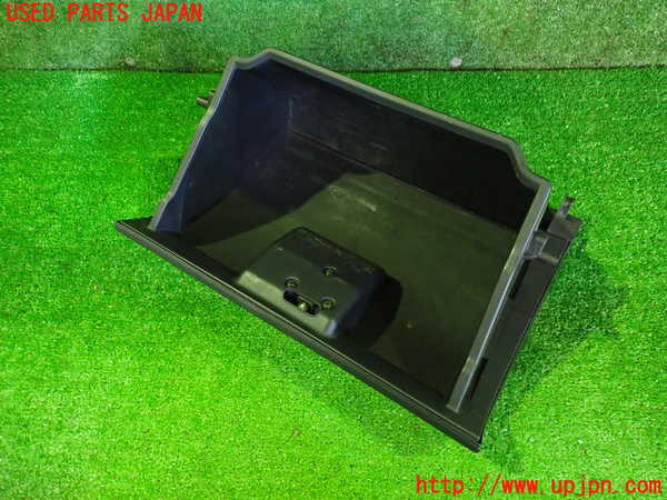 2UPJ-34107516]ロードスター(NB6C)グローブボックス1 中古_m0002.jpg