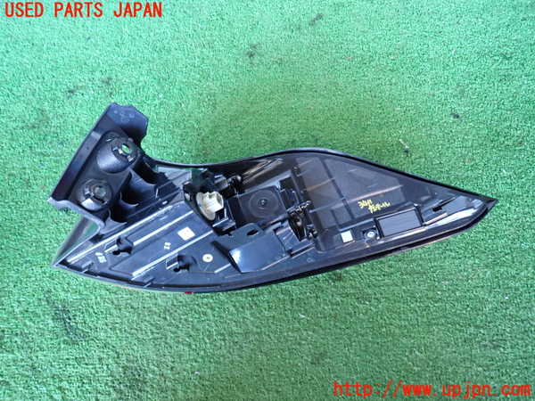 2UPJ-34111536]カローラ クロス ハイブリッド(ZVG16)左テールランプ 中古_m0004.jpg