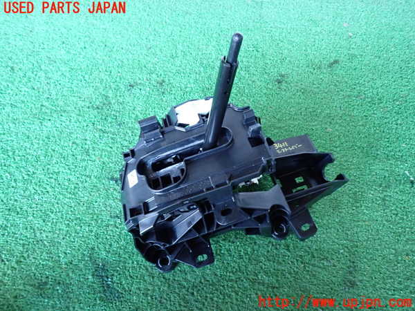 2UPJ-34117555]カローラ クロス ハイブリッド(ZVG16)ATシフトレバー 中古_m0001.jpg