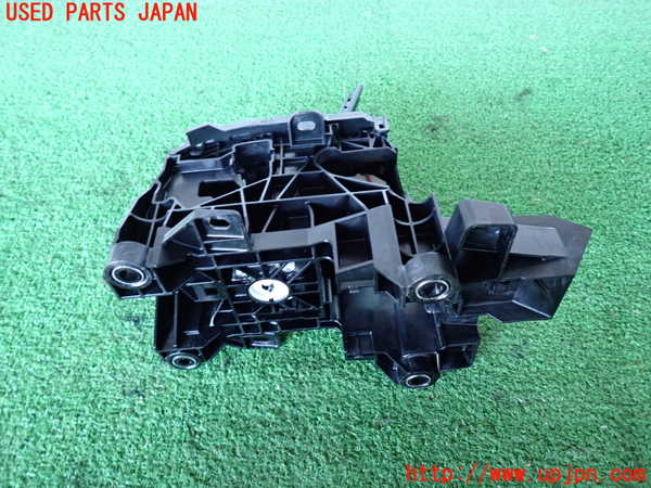 2UPJ-34117555]カローラ クロス ハイブリッド(ZVG16)ATシフトレバー 中古_m0003.jpg