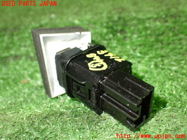 1UPJ-34126310]シボレー・キャプティバ(型式不明)スイッチ5 中古_m0002.jpg