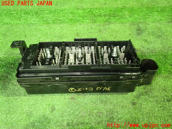 1UPJ-34126742]シボレー・キャプティバ(型式不明)ヒューズボックス2 中古_m0002.jpg