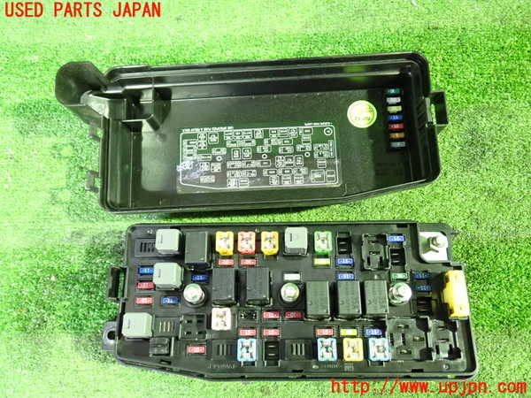 1UPJ-34126742]シボレー・キャプティバ(型式不明)ヒューズボックス2 中古_m0003.jpg
