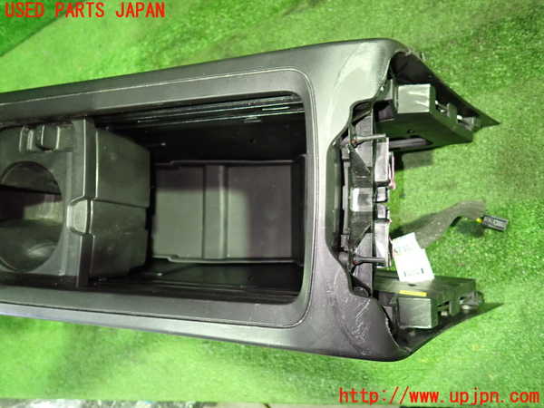 1UPJ-34127540]シボレー・キャプティバ(型式不明)センターコンソール 中古_m0003.jpg