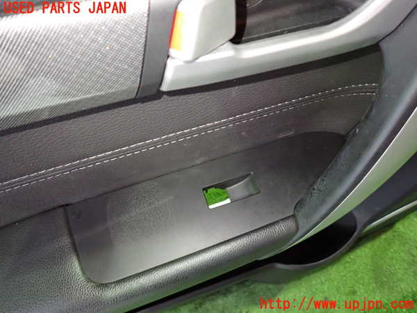 1UPJ-34121264]シボレー・キャプティバ(型式不明)左前ドア内張り 中古_m0002.jpg