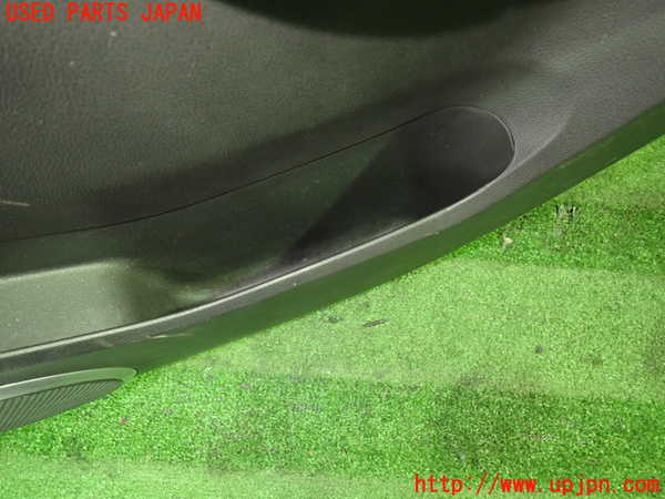 1UPJ-34121294]シボレー・キャプティバ(型式不明)右後ドア内張り 中古_m0003.jpg