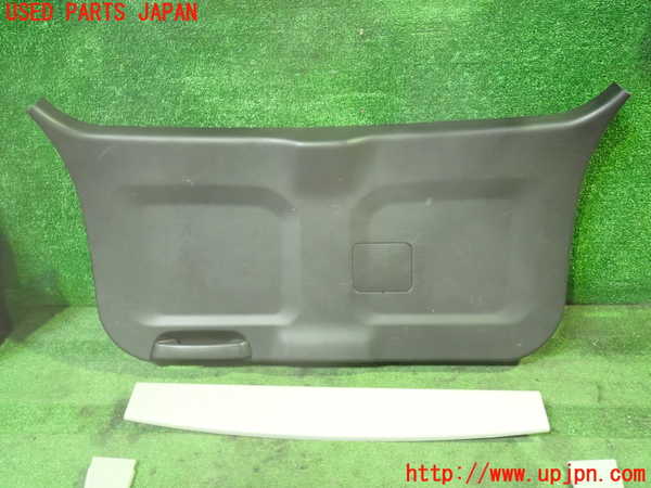 1UPJ-34121578]シボレー・キャプティバ(型式不明)バックドア内張り 中古_m0002.jpg