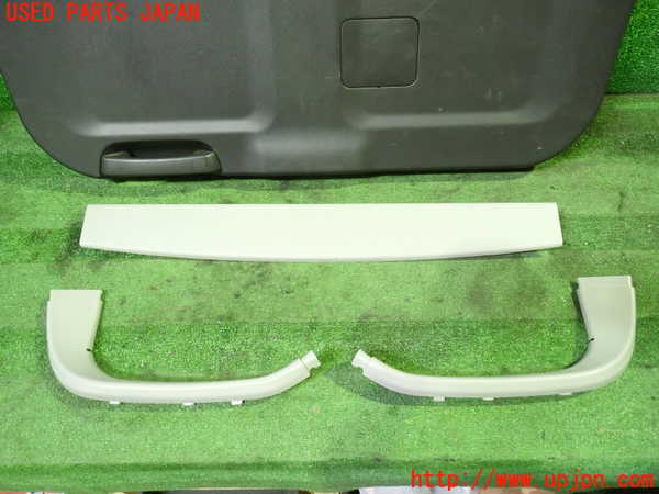 1UPJ-34121578]シボレー・キャプティバ(型式不明)バックドア内張り 中古_m0003.jpg