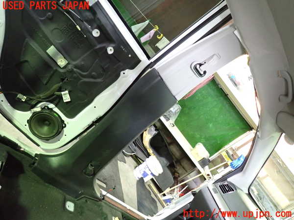 1UPJ-34127670]シボレー・キャプティバ(型式不明)左センターピラートリム 中古_m0001.jpg