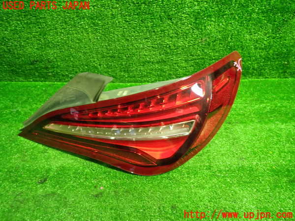 1UPJ-34151530]ベンツ CLA180 C117(117342)右テールランプ 中古_m0001.jpg