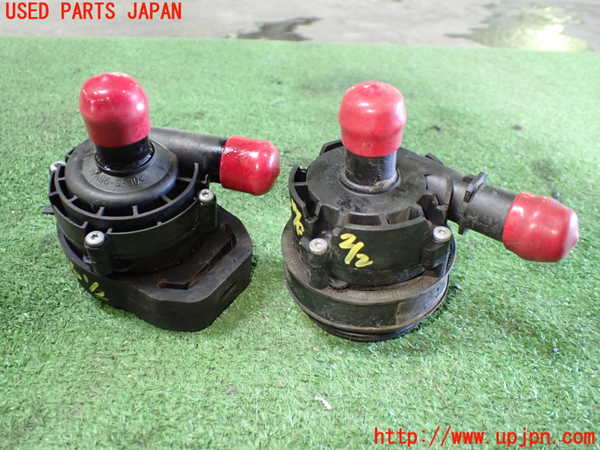 1UPJ-34152110]ベンツ CLA180 C117(117342)ウォーターポンプ 中古_m0001.jpg