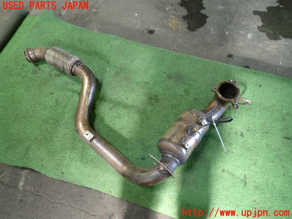 1UPJ-34152661]ベンツ CLA180 C117(117342)触媒1 中古_m0003.jpg