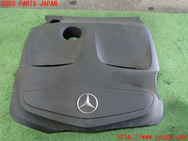 1UPJ-34152160]ベンツ CLA180 C117(117342)エンジンアッパーカバー 中古_m0001.jpg